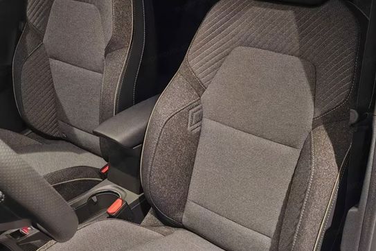 Renault Captur Techno 1.8 E-TECH Full Hybrid