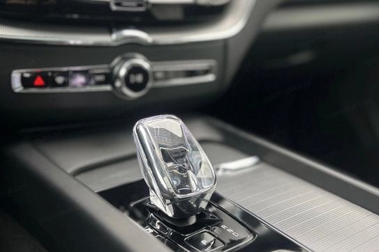 Volvo XC60 T8 Plug-In Hybrid AWD Ultimate Dark