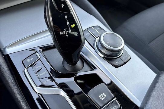 BMW Seria 5 518d Advantage
