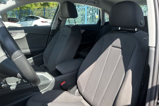 Audi A4 35 TFSI Advanced