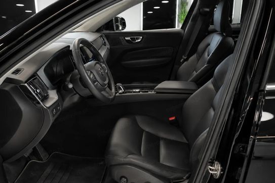 Volvo XC60 B5 B AWD Momentum Pro aut