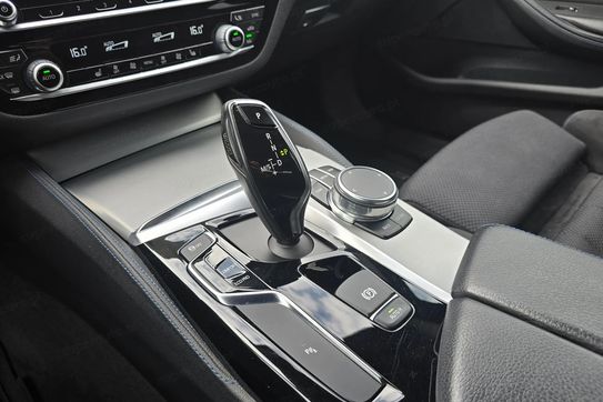 BMW Seria 5 520d xDrive M Sport sport-aut