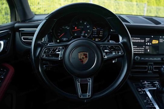 Porsche Macan Standard