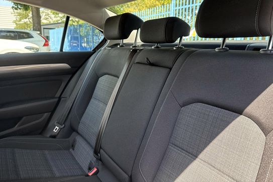 Volkswagen Passat Business 1.5 TSI EVO  DSG
