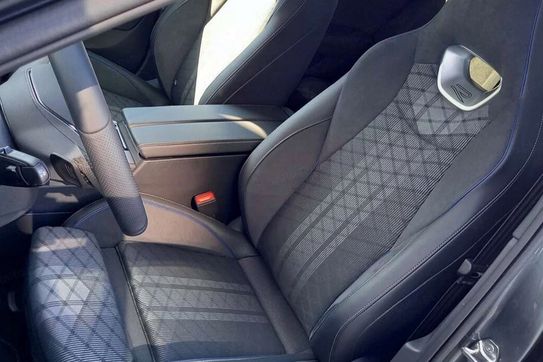 Volkswagen Passat R-Line Plus 2.0 TSI DSG
