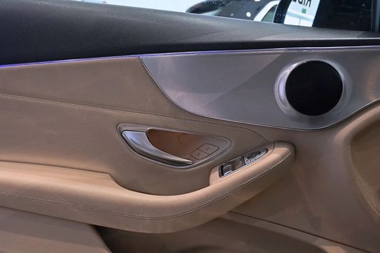 Mercedes Klasa C 180 9G-TRONIC AMG