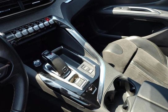 Peugeot 5008 GT EAT8