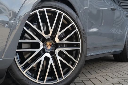 Porsche Cayenne Coupe E-Hybrid Black Edition