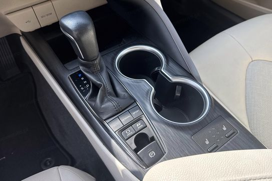 Toyota Camry Executive 2.5 Hybrid