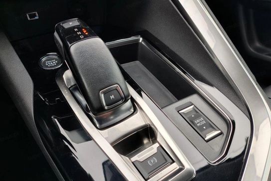 Peugeot 3008 1.5 BlueHDi Allure Pack S&S EAT8