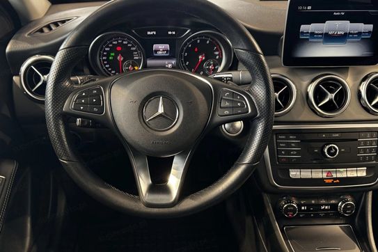 Mercedes GLA 200