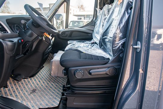 Iveco Daily 50C18 Hi-Matic Kontener 8EP + Winda