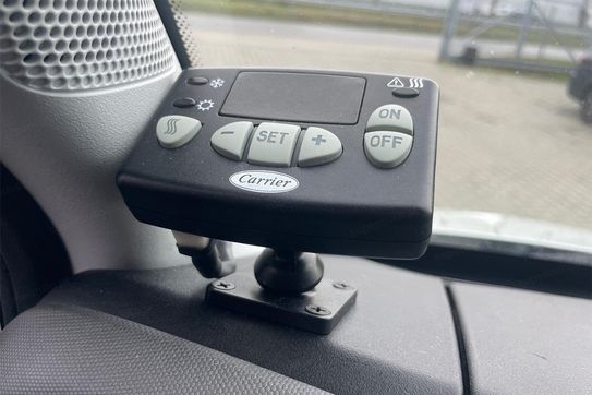 Iveco Daily 50C18 Kontener Chłodnia 8EP do -5°C + Winda