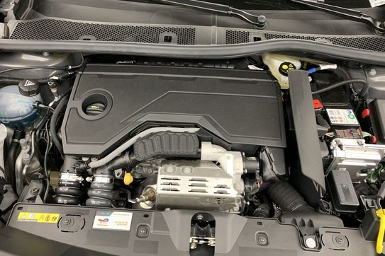 Peugeot 2008 ALLURE 1.2 mHEV e-DCS6