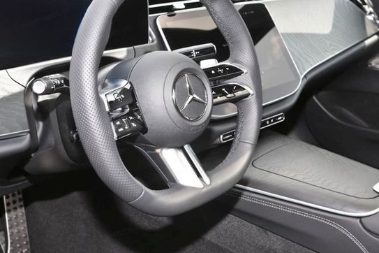 Mercedes Klasa E 220 d 4-Matic AMG