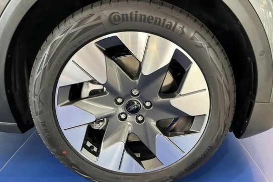 Ford Explorer Premium 77kWh RWD