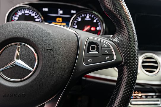 Mercedes Klasa E E 220 d 4-Matic Business Edition 9G-TRONIC