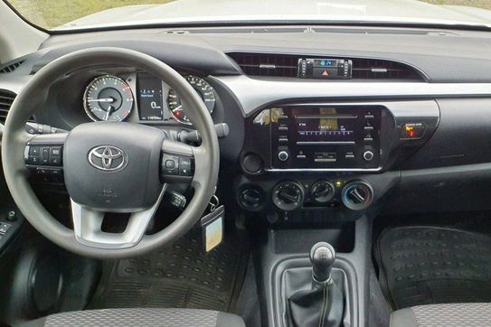 Toyota HiLux Double Cab DLX 4x4