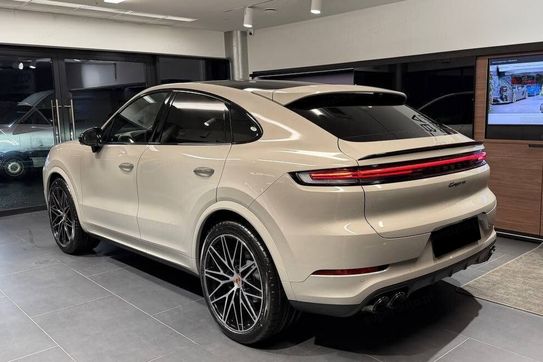 Porsche Cayenne Coupe E-Hybrid  Black Edition