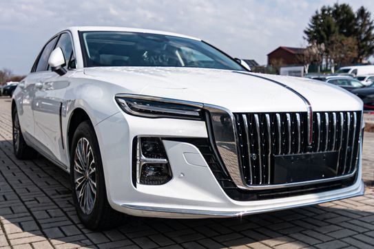 Hongqi H5 Deluxe 2.0T DSG