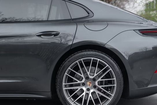 Porsche Panamera 4 E-Hybrid