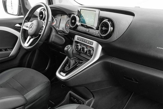 Mercedes T klasa T180d AT