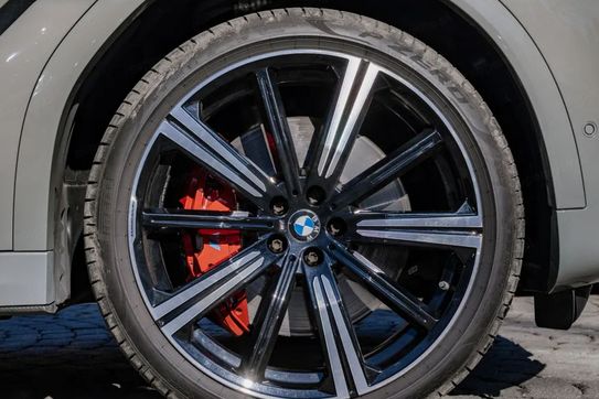 BMW X6 M50i