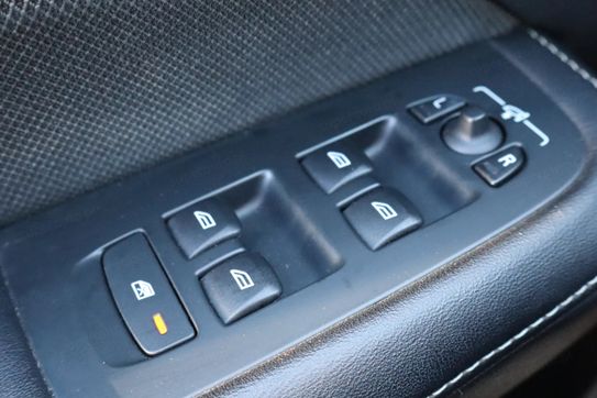 Volvo V60 B4 B R-Design