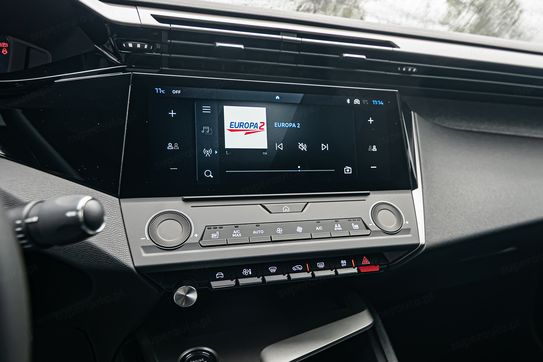 Peugeot 408 Allure e-DCS 1.2 mHEV