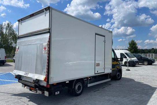Iveco Daily 35S18 Kontener 8EP + Winda
