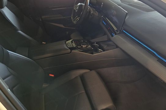 BMW Seria 5 Touring 520d xDrive M Sport