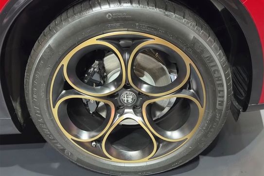 Alfa Romeo Stelvio Turbo Intensa Q4