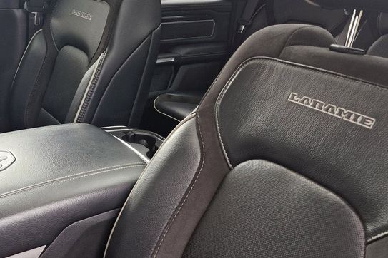 RAM 1500 5.7 V8 HEMI Laramie