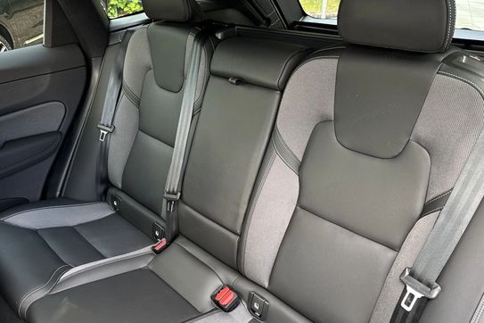 Volvo XC60 B5 B AWD Plus Black Edition