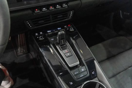 Porsche 911 Carrera 4 GTS