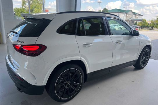 Mercedes GLA AMG  35  4-Matic