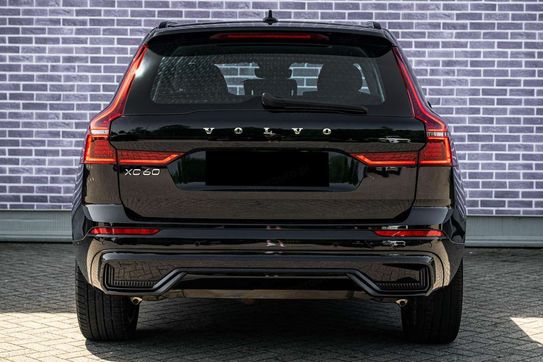Volvo XC60 B5 AWD Ultra Dark