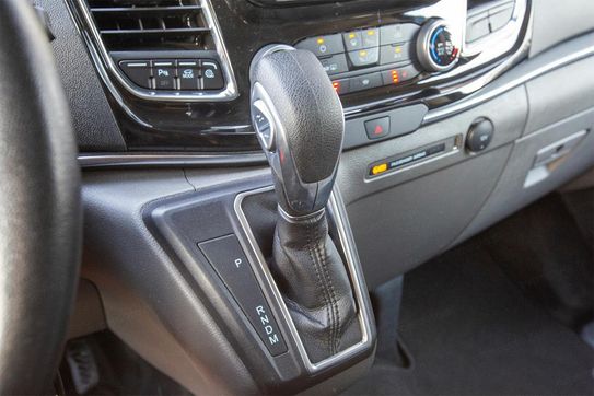 Ford Tourneo Custom L2H1 AT