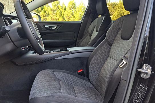 Volvo V60 T6 AWD Plug-In Hybrid Core aut