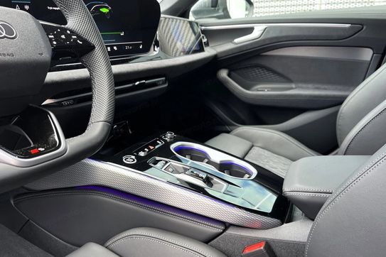 Audi A6 Avant e-Hybrid 270 kW Quattro S tronic