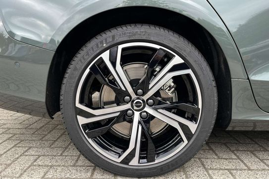 Volvo V60 B4 Ultra Dark