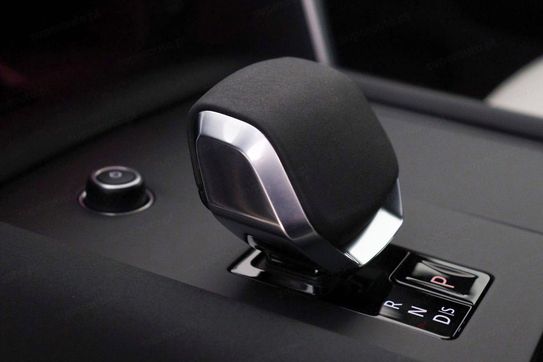 Land Rover Discovery V D250 Dynamic SE