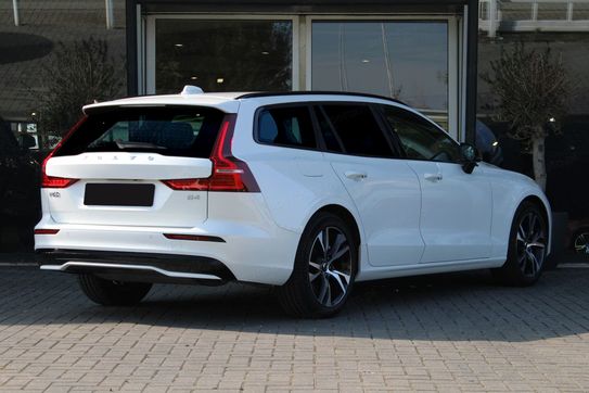 Volvo V60 B4 B Plus Dark