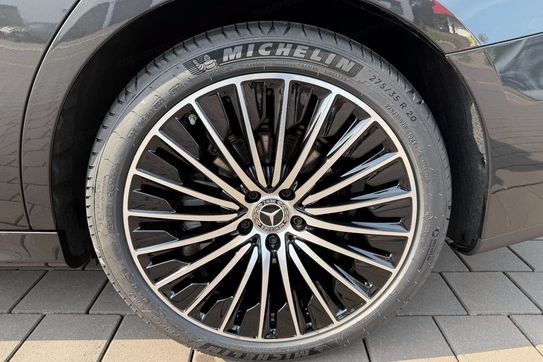 Mercedes Klasa E 300 de 4-Matic AMG