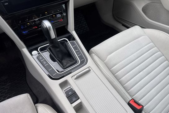 Volkswagen Passat Elegance 2.0 TDI  DSG