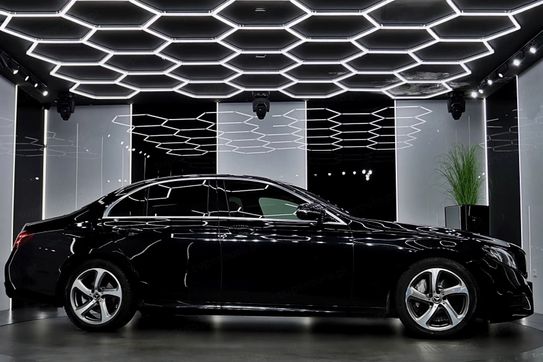 Mercedes Klasa E 300 9G-TRONIC