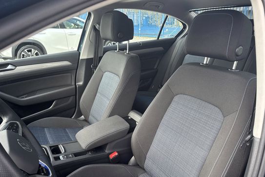 Volkswagen Passat GTE 1.4 TSI Plug-In Hybrid  DSG