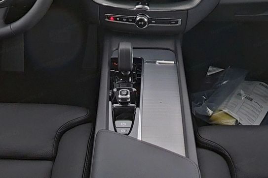 Volvo XC60 B5 B AWD Ultra Dark