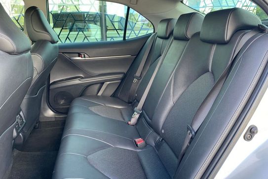 Toyota Camry 2.5 Hybrid Executive Cvt