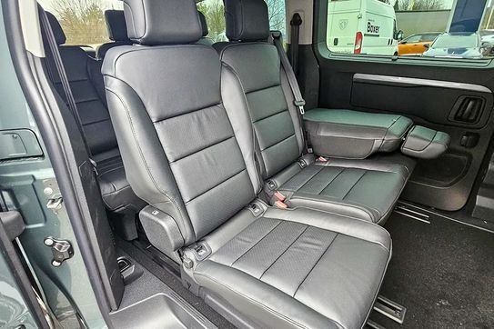 Peugeot Traveller Long L2H1 Business VIP EAT8